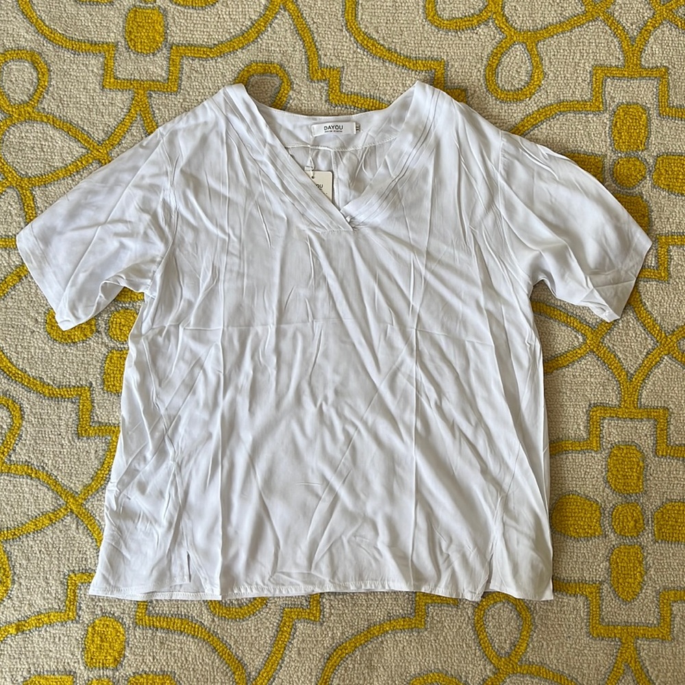 🤍NWT White Dayou SS Top🤍 Sz XL